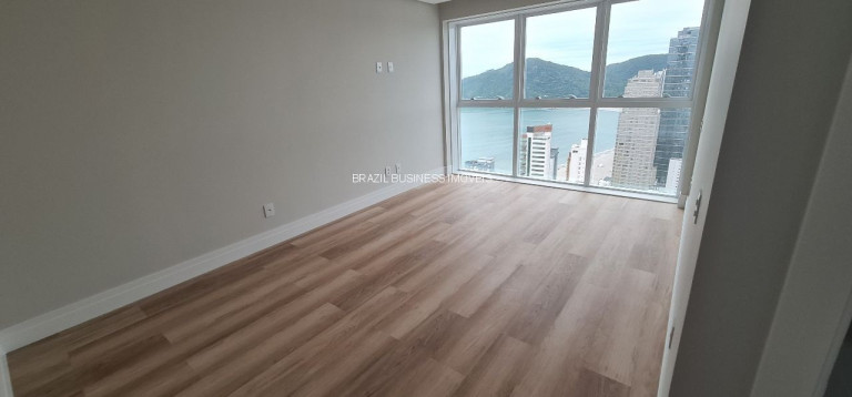 Imagem Imóvel com 4 Quartos à Venda, 227 m² em Centro - Balneário Camboriú Imagem Imóvel com 4 Quartos à Venda, 227 m² em Centro - Balneário Camboriú