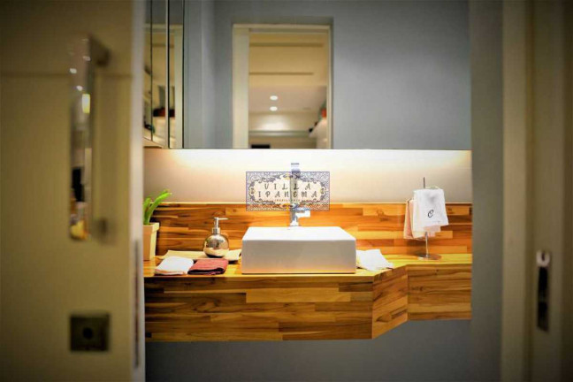 Imagem Apartamento com 3 Quartos à Venda, 150 m² em Laranjeiras - Rio De Janeiro Imagem Apartamento com 3 Quartos à Venda, 150 m² em Laranjeiras - Rio De Janeiro