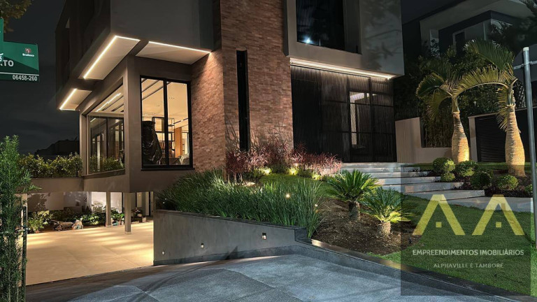 Casa com 4 Quartos à Venda, 788 m² em Centro Comercial Jubran - Barueri