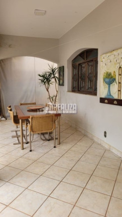 Imagem Casa com 5 Quartos à Venda, 476 m² em Boa Vista - Uberaba Imagem Casa com 5 Quartos à Venda, 476 m² em Boa Vista - Uberaba