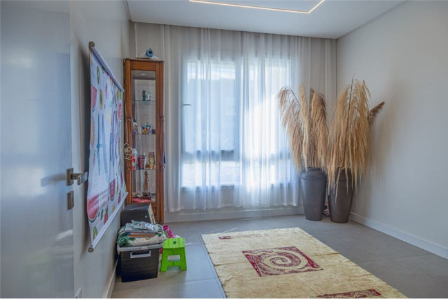Imagem Casa com 4 Quartos à Venda, em Santa Regina - Camboriú Imagem Casa com 4 Quartos à Venda, em Santa Regina - Camboriú