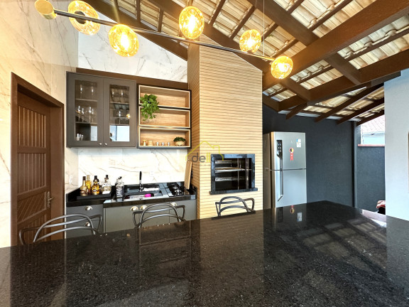 Imagem Casa com 4 Quartos à Venda, 259 m² em Iririú - Joinville Imagem Casa com 4 Quartos à Venda, 259 m² em Iririú - Joinville