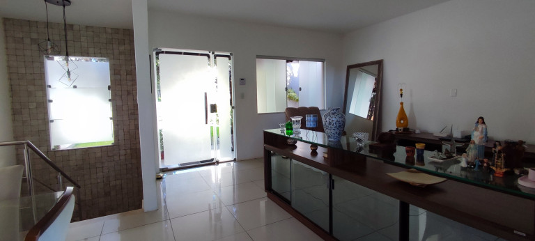 Imagem Casa com 5 Quartos à Venda, 218 m² em Estrada Do Coco - Lauro De Freitas Imagem Casa com 5 Quartos à Venda, 218 m² em Estrada Do Coco - Lauro De Freitas