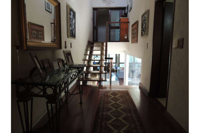Imagem Casa com 5 Quartos à Venda, em Cristal - Porto Alegre Imagem Casa com 5 Quartos à Venda, em Cristal - Porto Alegre