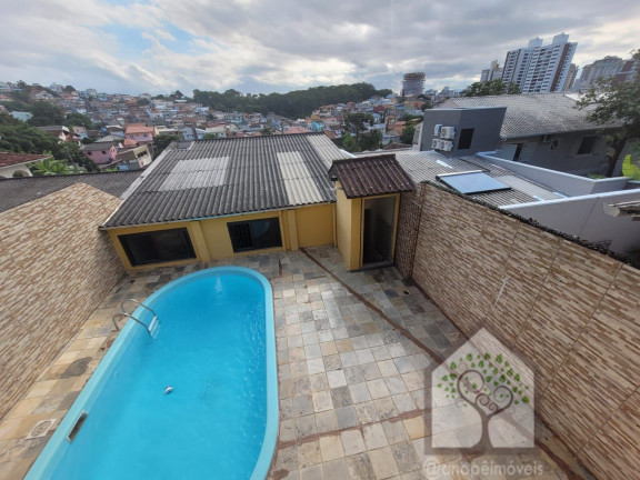 Imagem Casa com 6 Quartos à Venda, 291 m² em Agronômica - Florianópolis Imagem Casa com 6 Quartos à Venda, 291 m² em Agronômica - Florianópolis
