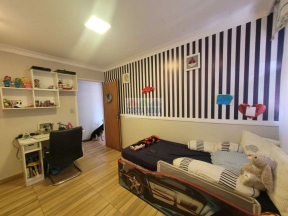 Imagem Apartamento com 3 Quartos à Venda, 130 m²