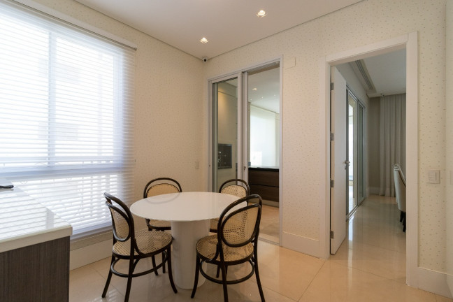 Imagem Apartamento com 4 Quartos à Venda, 405 m² em Moema - São Paulo Imagem Apartamento com 4 Quartos à Venda, 405 m² em Moema - São Paulo
