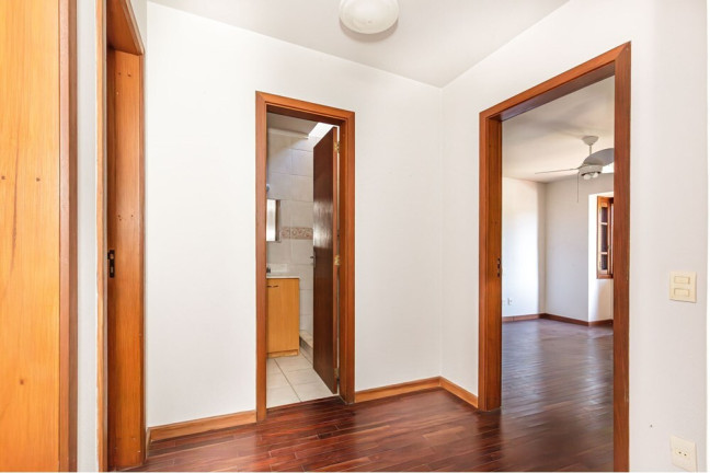 Casa de Condomínio com 3 Quartos à Venda, 205 m²