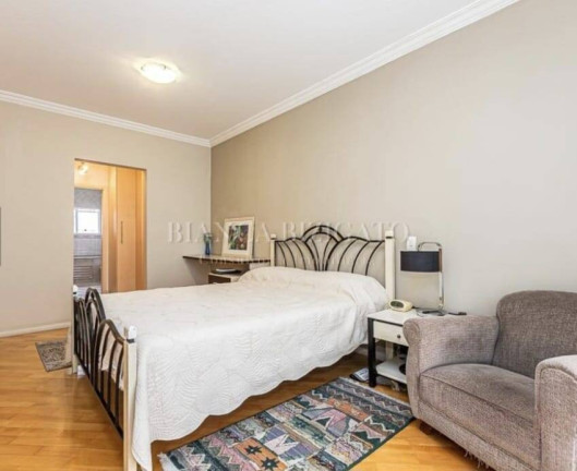 Imagem Casa com 4 Quartos à Venda, 225 m² em água Verde - Curitiba Imagem Casa com 4 Quartos à Venda, 225 m² em água Verde - Curitiba