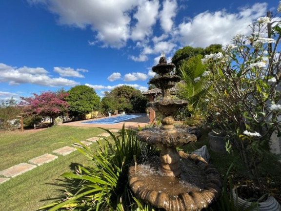 Chácara com 6 Quartos à Venda, 660 m² em Condomínio Parque Dos Cisnes - Goiânia