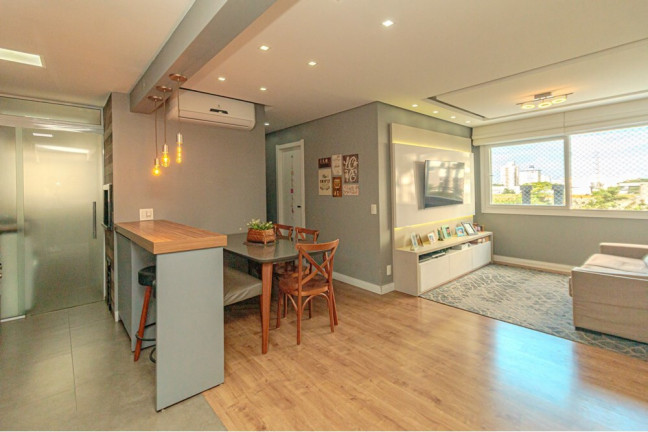 Imagem Imóvel com 3 Quartos à Venda, 76 m² em São Sebastião - Porto Alegre Imagem Imóvel com 3 Quartos à Venda, 76 m² em São Sebastião - Porto Alegre