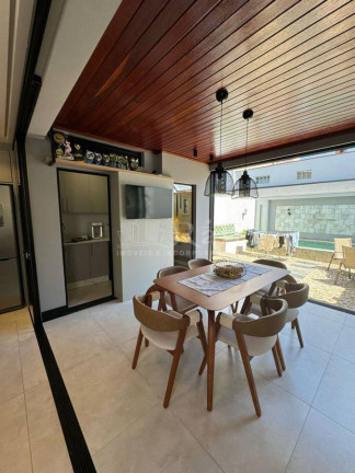 Imagem Casa com 3 Quartos à Venda, 170 m² em Dom Bosco - Itajaí
