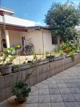 Imagem Casa com 2 Quartos à Venda, 250 m²