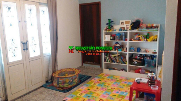 Imagem Sobrado com 3 Quartos à Venda, 12.879 m² em São José Dos Campos