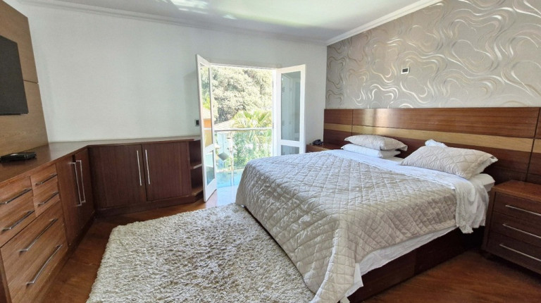 Imagem Casa com 3 Quartos à Venda, 360 m² em Parque Monte Alegre - Taboão Da Serra Imagem Casa com 3 Quartos à Venda, 360 m² em Parque Monte Alegre - Taboão Da Serra