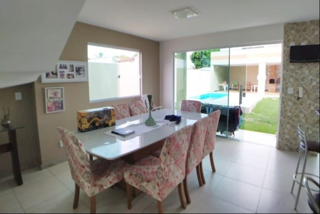 Imagem Casa com 4 Quartos à Venda, 340 m²