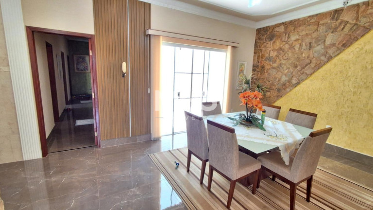 Imagem Casa com 4 Quartos à Venda, 215 m² em Vila Menuzzo - Sumaré Imagem Casa com 4 Quartos à Venda, 215 m² em Vila Menuzzo - Sumaré