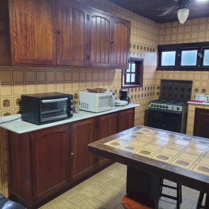 Imagem Casa de Condomínio com 5 Quartos à Venda, 175 m²