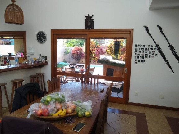 Imagem Casa com 3 Quartos à Venda, 260 m² em Rio Tavares - Florianópolis Imagem Casa com 3 Quartos à Venda, 260 m² em Rio Tavares - Florianópolis