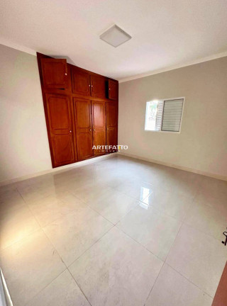 Imagem Imóvel com 3 Quartos à Venda, 288 m² Imagem Imóvel com 3 Quartos à Venda, 288 m²