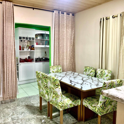 Imagem Casa com 3 Quartos à Venda, 176 m² em Manaus Imagem Casa com 3 Quartos à Venda, 176 m² em Manaus