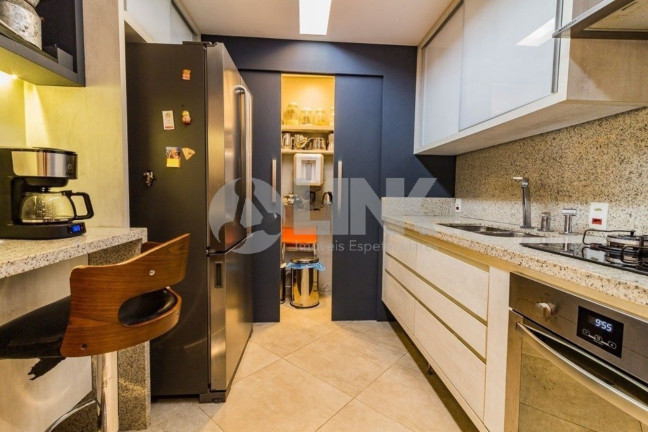 Imagem Imóvel com 4 Quartos à Venda, 199 m² em Boa Vista - Porto Alegre Imagem Imóvel com 4 Quartos à Venda, 199 m² em Boa Vista - Porto Alegre
