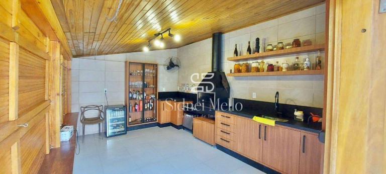 Imagem Casa com 4 Quartos à Venda, 210 m² em Praia Dos Amores - Balneário Camboriú Imagem Casa com 4 Quartos à Venda, 210 m² em Praia Dos Amores - Balneário Camboriú
