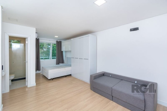 Imagem Apartamento com 1 Quarto para Alugar, 42 m² em Centro Histórico - Porto Alegre Imagem Apartamento com 1 Quarto para Alugar, 42 m² em Centro Histórico - Porto Alegre
