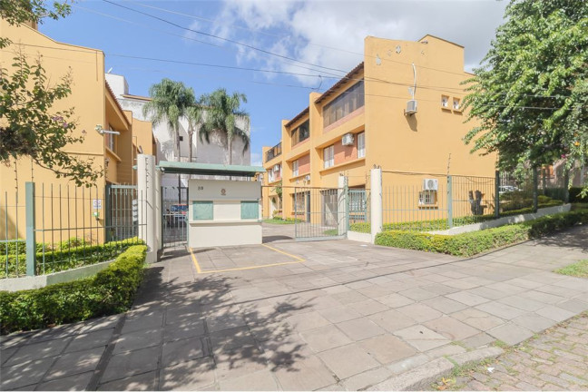 Imagem Casa com 3 Quartos à Venda,  em Medianeira - Porto Alegre