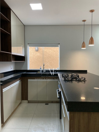 Imagem Casa com 3 Quartos à Venda, 150 m² em Vila Mota - Bragança Paulista Imagem Casa com 3 Quartos à Venda, 150 m² em Vila Mota - Bragança Paulista