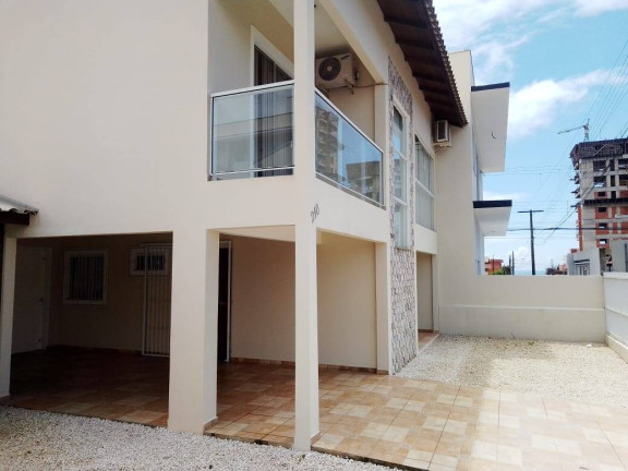 Imagem Casa com 4 Quartos à Venda, 240 m² em Balneário Piçarras Imagem Casa com 4 Quartos à Venda, 240 m² em Balneário Piçarras