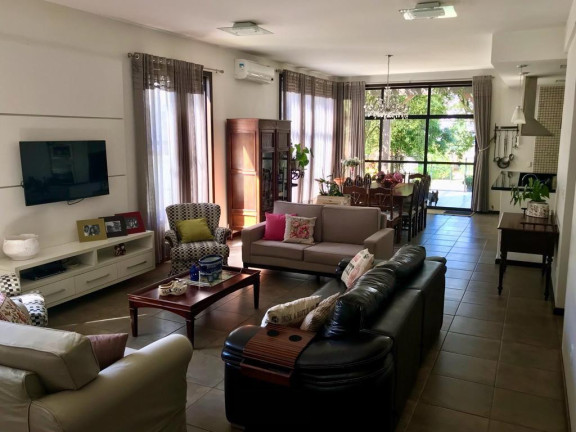 Imagem Casa com 4 Quartos à Venda, 342 m² em Centro - Concórdia Imagem Casa com 4 Quartos à Venda, 342 m² em Centro - Concórdia