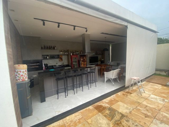 Imagem Casa com 3 Quartos à Venda, 300 m² em Cidade Dos Funcionários - Fortaleza Imagem Casa com 3 Quartos à Venda, 300 m² em Cidade Dos Funcionários - Fortaleza