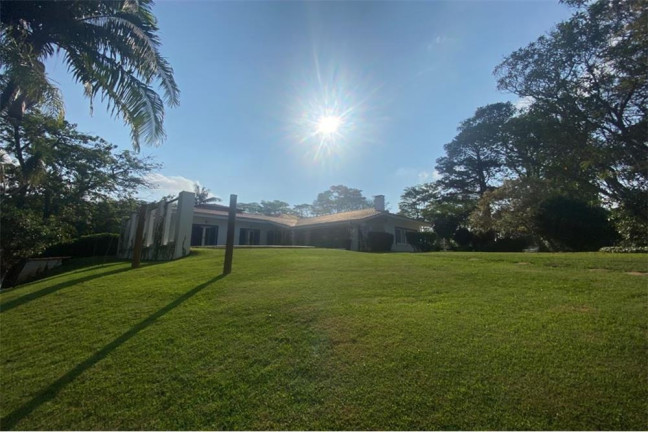 Imagem Casa com 4 Quartos à Venda, em Vila De São Fernando - Cotia Imagem Casa com 4 Quartos à Venda, em Vila De São Fernando - Cotia