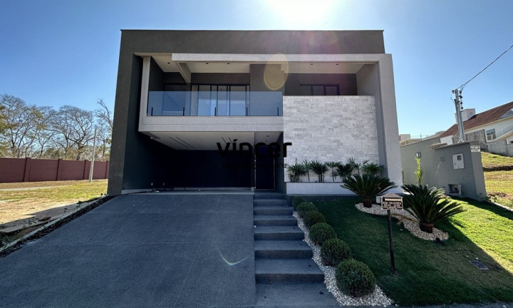 Casa com 3 Quartos à Venda, 265 m² em Jardins Capri - Senador Canedo