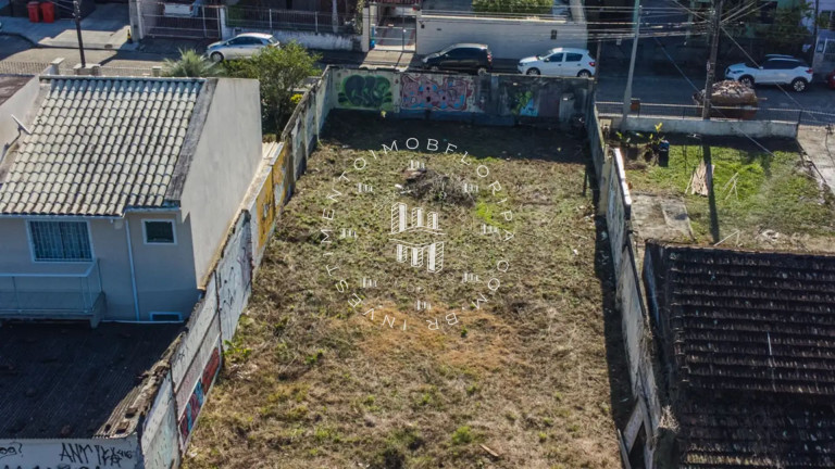 Terreno à Venda,  em Trindade - Florianópolis