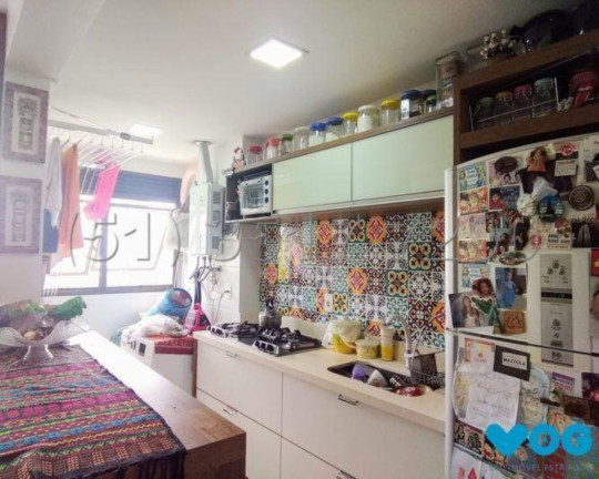 Imagem Imóvel com 2 Quartos à Venda, 68 m² em Menino Deus - Porto Alegre