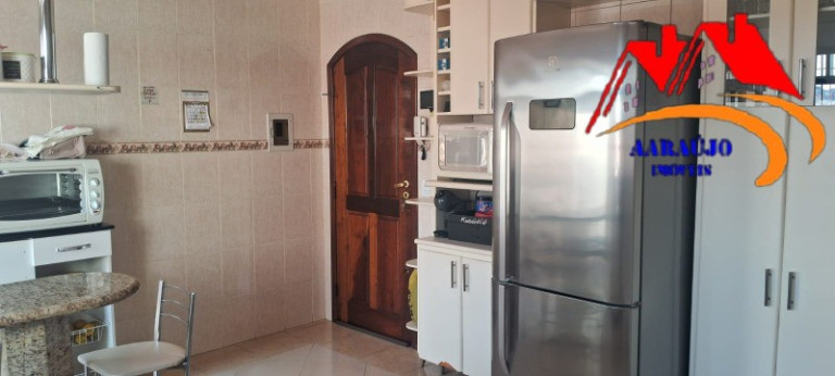 Imagem Casa com 3 Quartos à Venda, 234 m² em Cipava - Osasco Imagem Casa com 3 Quartos à Venda, 234 m² em Cipava - Osasco