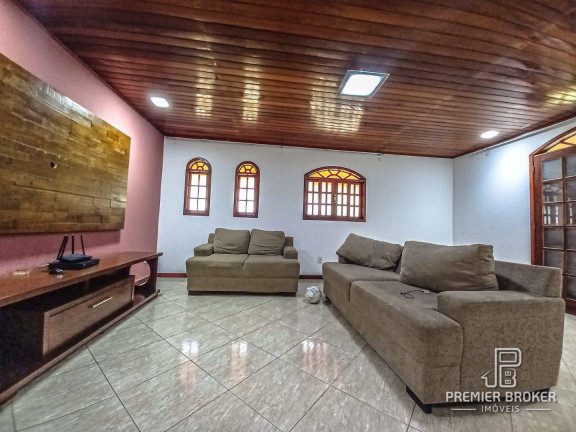 Imagem Casa com 3 Quartos à Venda, 250 m² em Pessegueiros - Teresópolis Imagem Casa com 3 Quartos à Venda, 250 m² em Pessegueiros - Teresópolis