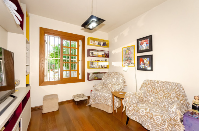 Imagem Casa com 4 Quartos à Venda, 332 m² em Petrópolis - Porto Alegre Imagem Casa com 4 Quartos à Venda, 332 m² em Petrópolis - Porto Alegre