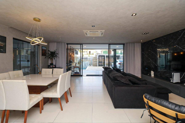 Imagem Casa com 6 Quartos à Venda, 600 m² em Recreio Dos Bandeirantes - Rio De Janeiro Imagem Casa com 6 Quartos à Venda, 600 m² em Recreio Dos Bandeirantes - Rio De Janeiro