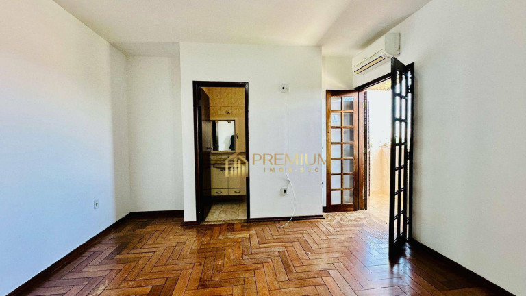 Imagem Imóvel com 3 Quartos à Venda, 300 m² em Jardim Esplanada - São José Dos Campos
