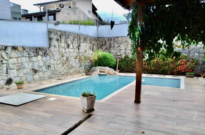 Imagem Casa com 3 Quartos à Venda, 320 m² em Pedra Branca - Palhoça