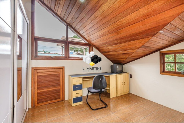 Imagem Casa com 5 Quartos à Venda, 330 m² em Vila Ipiranga - Porto Alegre Imagem Casa com 5 Quartos à Venda, 330 m² em Vila Ipiranga - Porto Alegre