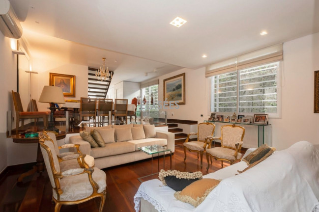 Imagem Sobrado com 3 Quartos à Venda, 300 m² em Jardim Europa - São Paulo Imagem Sobrado com 3 Quartos à Venda, 300 m² em Jardim Europa - São Paulo