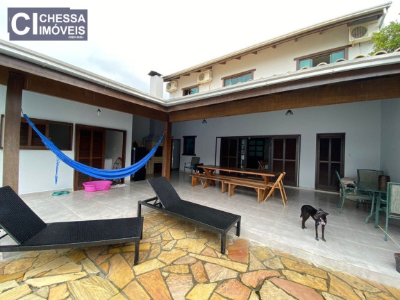 Imagem Casa com 4 Quartos à Venda, 231 m² em São João - Itajaí Imagem Casa com 4 Quartos à Venda, 231 m² em São João - Itajaí
