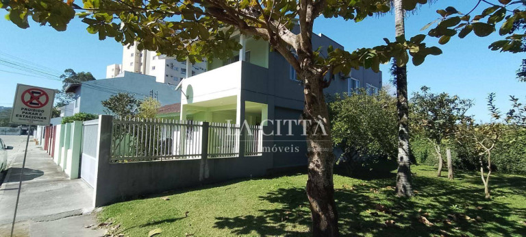 Imagem Casa com 4 Quartos à Venda, 160 m² em São Judas - Itajaí Imagem Casa com 4 Quartos à Venda, 160 m² em São Judas - Itajaí