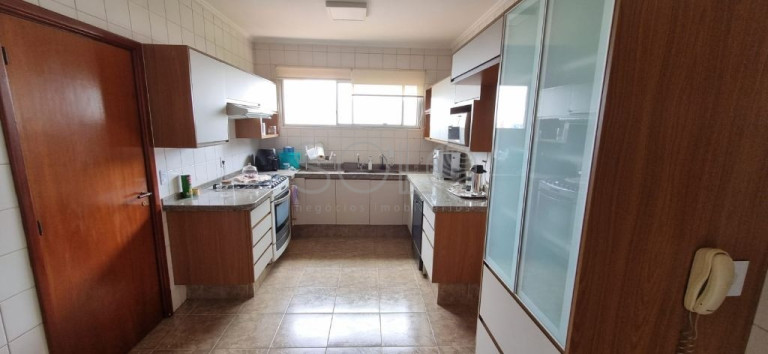 Imagem Apartamento com 3 Quartos à Venda, 192 m² em Centro - Araraquara Imagem Apartamento com 3 Quartos à Venda, 192 m² em Centro - Araraquara