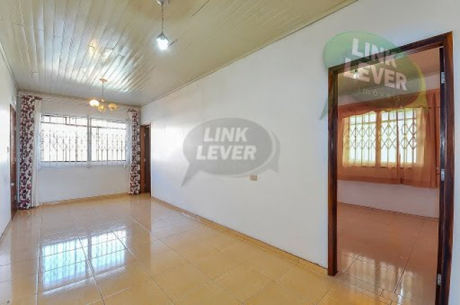 Imagem Casa com 5 Quartos à Venda, 200 m² em Tingui - Curitiba