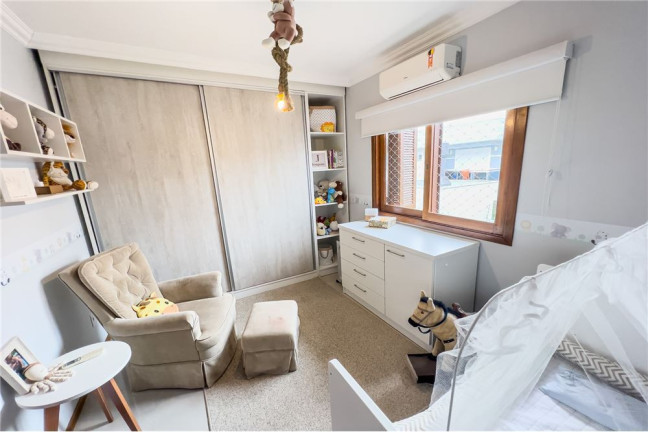 Imagem Casa com 3 Quartos à Venda,  em Ipanema - Porto Alegre
